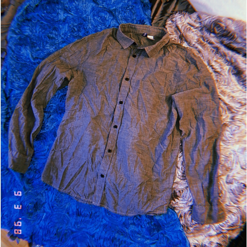 Lightweight Grey Button-Down Shirt. H&M/Divided Size S